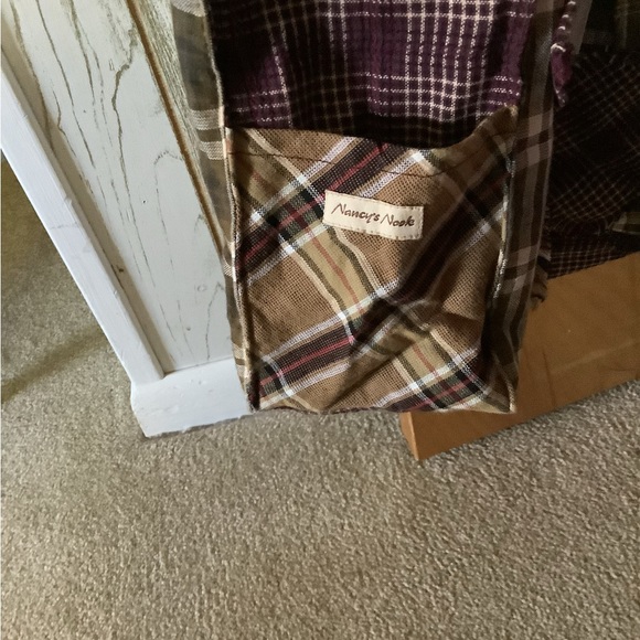 Nancy’s Nook Tote - Picture 4 of 6
